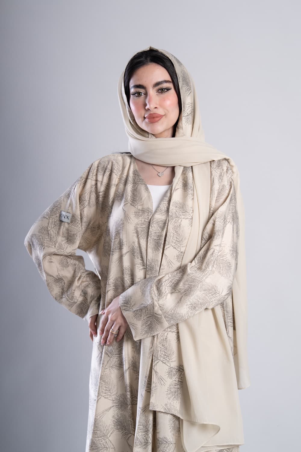عباية بقماش جاكار بيج مع الطرحه